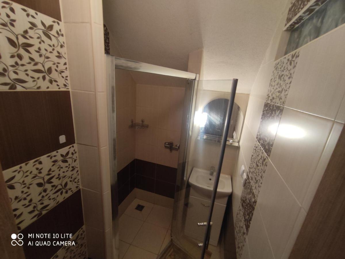 Apartman Lucky 5 Izbovy Rodinny Dom المظهر الخارجي الصورة
